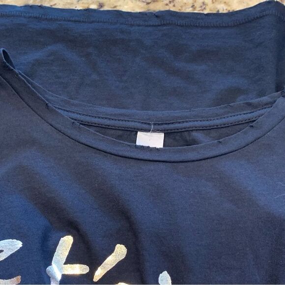 Je t'aime Tee in Black with Gold Foil Print Size Small - Picture 5 of 11